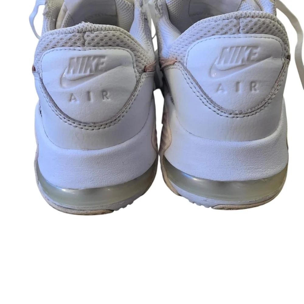Nike Women's White and‎ Light Pink Sneakers